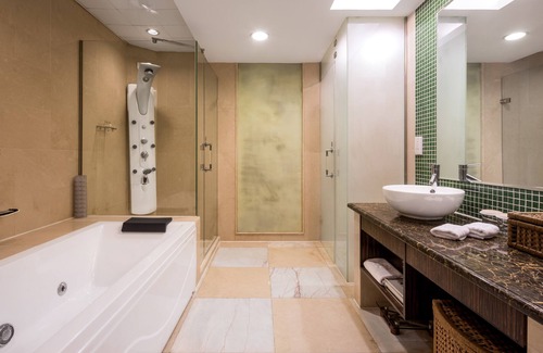 Yuexiu Hotel | Asia International Hotel Guangzhou - Overseas Buyer Registration Services in Hotel & Free Shuttle between Hotel and Exhibition Center during Canton Fair