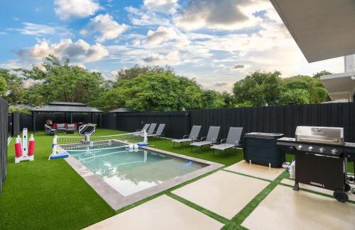 Buena Vista Casa | Asian Vibe Home in Design District with Pool BBQ Spacious Backyard