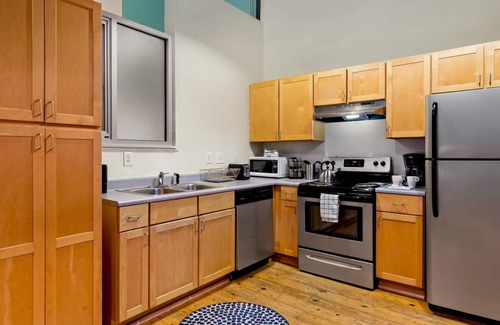 Downtown Apartamento | ASK FOR Discount-historic Brick 2BR Getaway Wifi