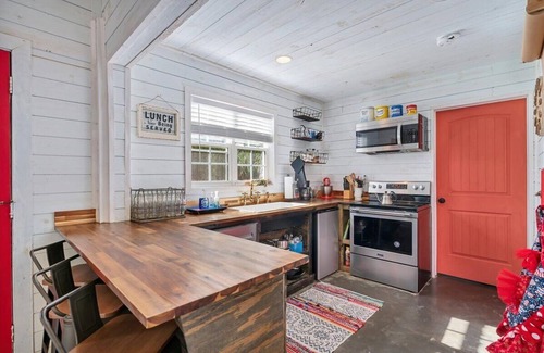 Southern Pines Casa | El granero en Bourbonville
