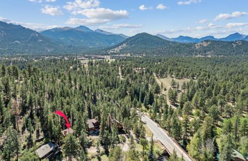 Aspen Brook Casa | Aspen Brook Kyle Cabin By Estes Park Homes home