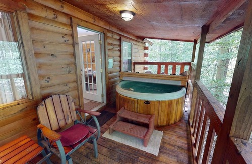 Logan Cabina | Aspen Cabina-Hocking Hills