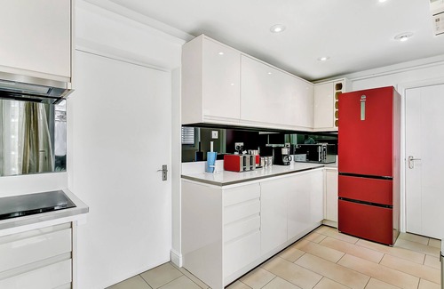 Bierton Apartamento | Aspen Cl – Private Room in 4-Bed Retreat with Gym