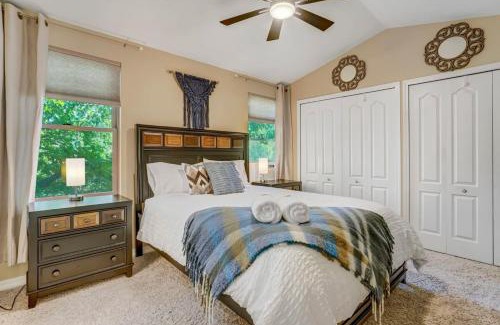 Northwest Colorado Springs Casa | Aspen Glen Pet-Friendly w Nintendo & SmartTVs
