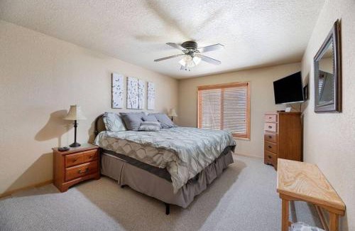 Lead Casa | Aspen Lodge-5 Bedroom, 5 Full Baths with Hot Tub!
