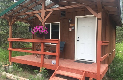 Cohoe Cabina | ASPEN--Personal sleeping cabin with shared kitchen/bathhouse