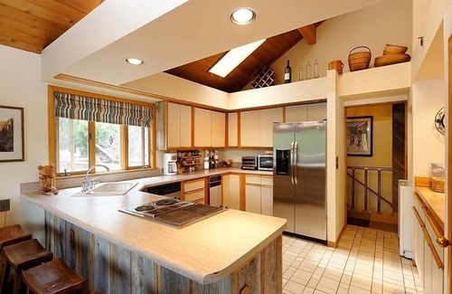 Woody Creek Casa | Aspen Riverhouse- Riverfront Family Retreat