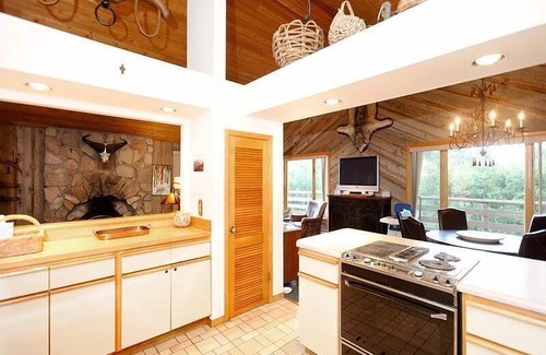 Woody Creek Casa | Aspen Riverhouse- Riverfront Family Retreat