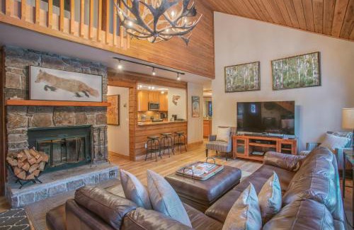 Sunny Slope Casa | Aspencliffe Home - Peaceful - Spacious - Hot Tub