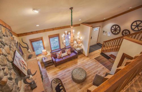 Sunny Slope Casa | Aspencliffe Home - Peaceful - Spacious - Hot Tub