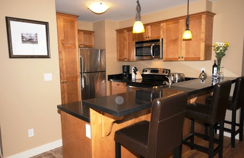 Golden Condominio | Aspens at Kicking Horse Mountain Resort