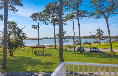 Chincoteague Casa | Assateague Overlook - Water views w/public dock!