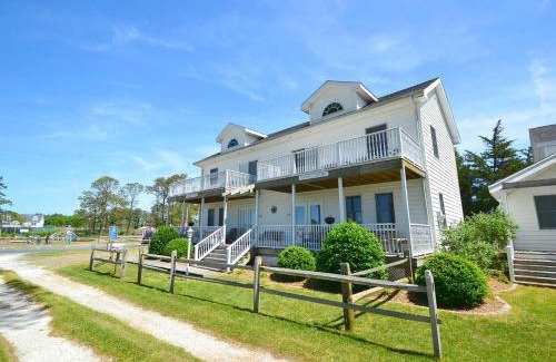 Chincoteague Casa | Assateague Overlook - Water views w/public dock!