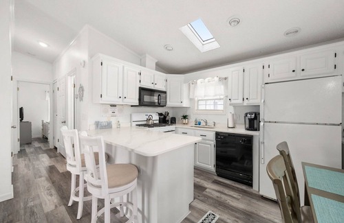Assateague Pointe Casa | Assateague Pointe home - gated community with tons of amenities for family fun. Located next door to FrontierTown.