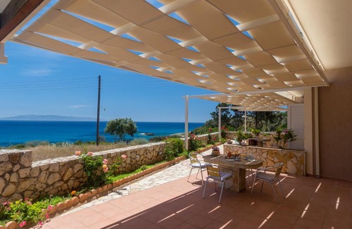 Pesada Casa | Asta La Vista Maisonettes