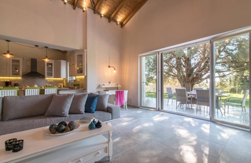 Neromilos Villa | Astarte Villas - Laalu Villa privada de lujo con piscina