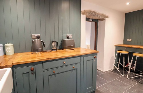 Dyserth Cabaña | ASTER COTTAGE, pet friendly, with a garden in Dyserth