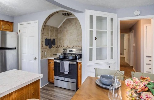Rochester Casa | Astonishing Home Mins Away Airport Dwtn UofR andRIT