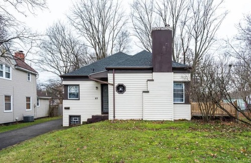 Rochester Casa | Astonishing Home Mins Away Airport Dwtn UofR andRIT