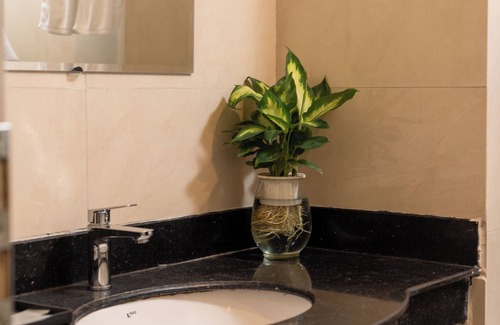 Hang Trong Hotel | Astoria Hanoi Hotel & Travel