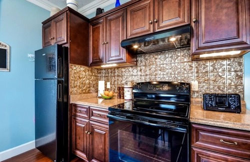 Astoria Apartamento | 'astoria Painted Lady' Historic Apt w/ River View!