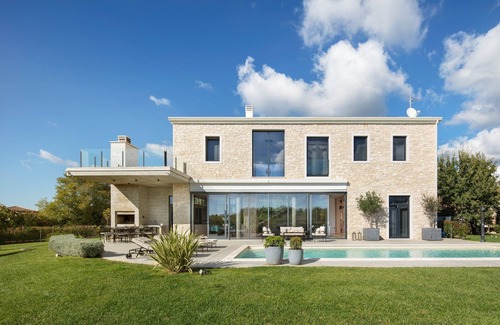 Sveti Lovrec Villa | Astounding Istra Villa | 4 Bedrooms | Villa Mediterranean Influence | Private Pool & Mini Golf Course