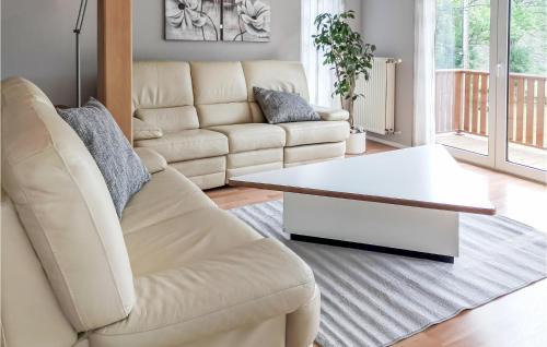 Oberhausen Casa | Astrid