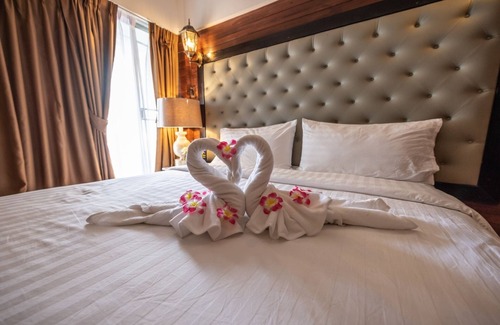 Bang Phlat Hotel | At 42 Residence