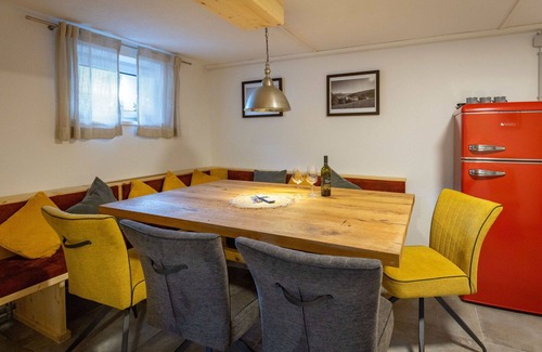 Bruck an der Grossglocknerstrasse Apartamento | Hermoso apartamento con WIFI, TV, balcón, mascotas permitida, vista panorámica y aparcamiento