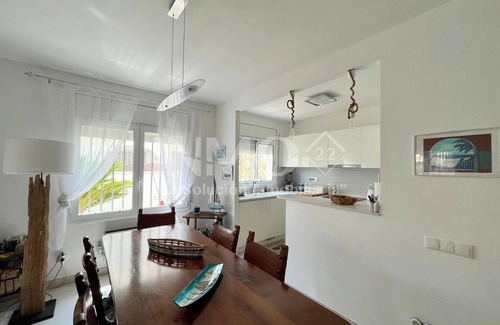 Cambrils Chalet De Esquí | Casa con jardín en Mar Cambrils