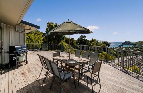 Hahei Casa | At Cathedral Cove - Hahei Holiday Home