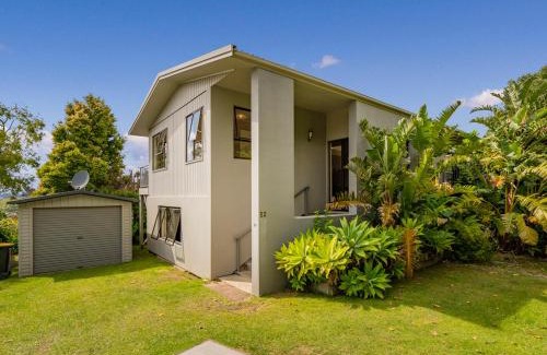 Hahei Casa | At Cathedral Cove - Hahei Holiday Home