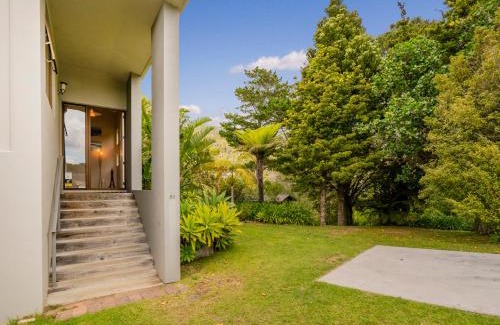 Hahei Casa | At Cathedral Cove - Hahei Holiday Home