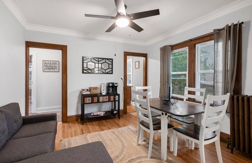 Prospect Park Apartamento | At Home Feel Apt Close to University and Tram Stop, Garage and Patio incl