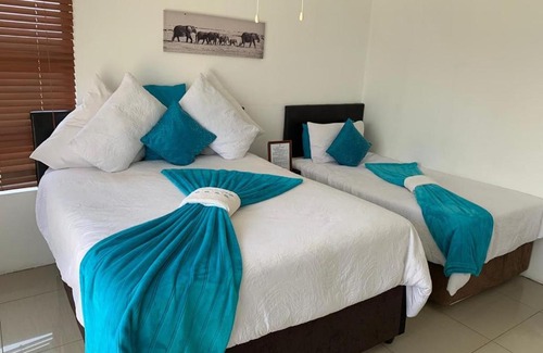 Newlands East Casa | AT HOME GUEST HOUSE