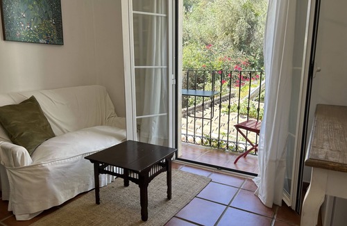 Rincón de la Victoria Cama Y Desayuno | At Home Malaga Stay & Solo Travellers