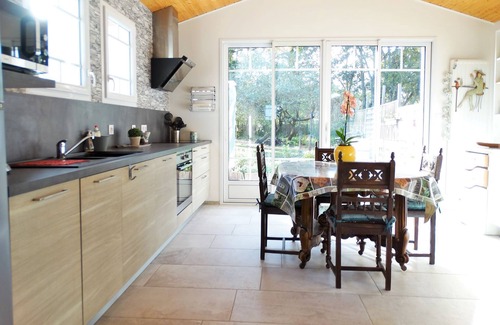 Saint-Hilaire-de-Riez Casa | A la Fradinière, pretty little holiday home & its 1850 m² garden
