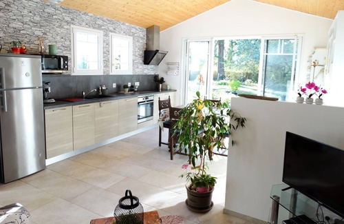 Saint-Hilaire-de-Riez Casa | A la Fradinière, pretty little holiday home & its 1850 m² garden