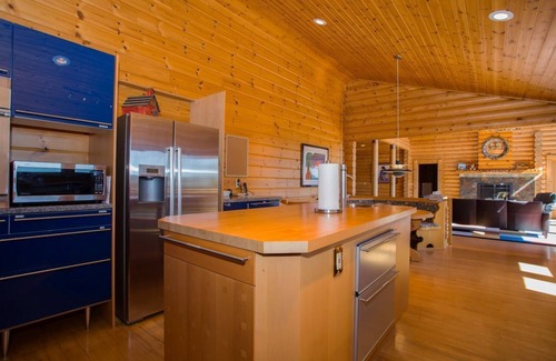 Old Fort Cabina | En la última logia | Hermosa 3BR Pet Friendly Log Home w / Hot Tub y comodidades!