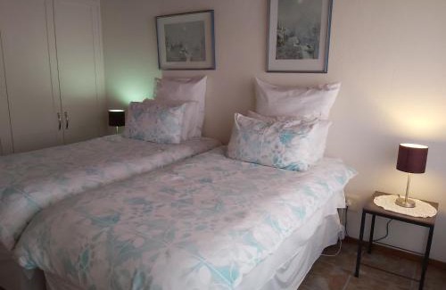 Clarens Apartamento | At Meerkat and Rehoboth Self Catering Lodges, Clarens
