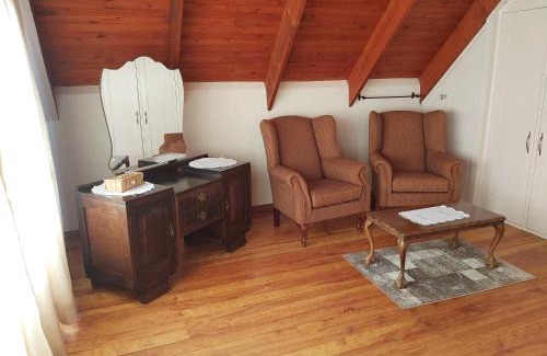 Clarens Apartamento | At Meerkat and Rehoboth Self Catering Lodges, Clarens