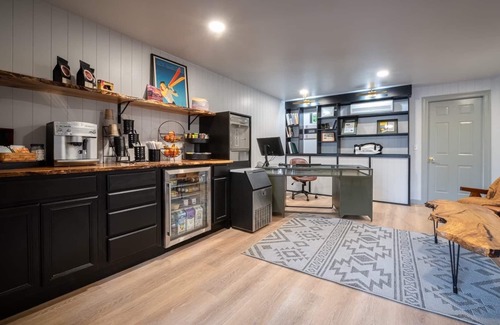 Peterborough Condominio | At Riverhouse you will find a home away from home!