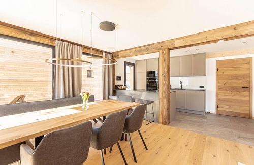 Sankt Lorenzen ob Murau Casa | Casa de vacaciones con piscina privada y sauna.