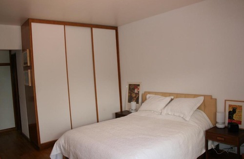 Carcavelos Apartamento | At the beach with a private garden