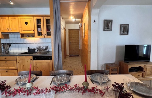 Albiez-le-Vieux Apartamento | Al pie de las pistas de esquí y tiendas, y el lago (verano) ❤️