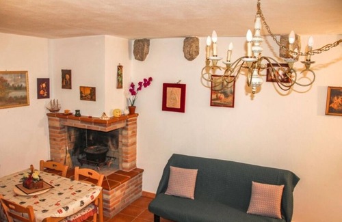 Roccascalegna Casa | At the Oven Door