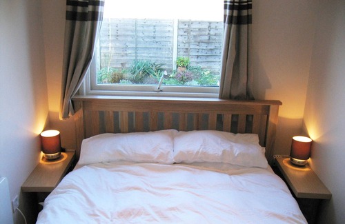 Bacton Chalet De Esquí | 'ATARDECER' - moderno chalet de dos dormitorios situado en Rainbows End Park, Bacton.