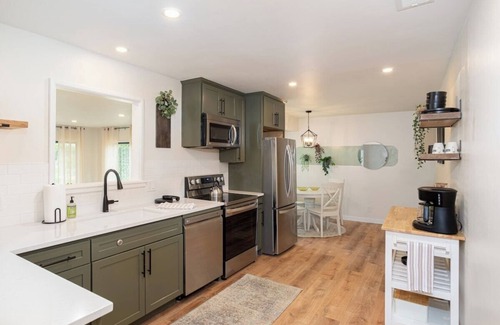 Atascadero Casa | Atascadero Retreat by Lake w/Game Room!