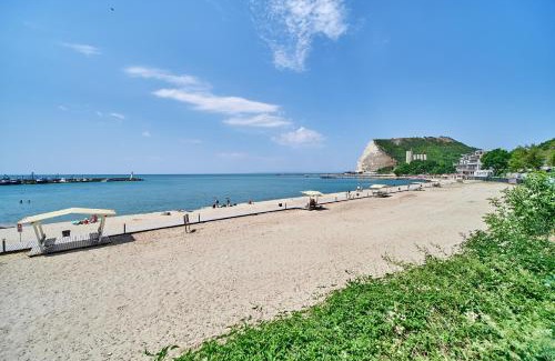 Kavarna Apartamento | ATEA complex with pool next to the beach
