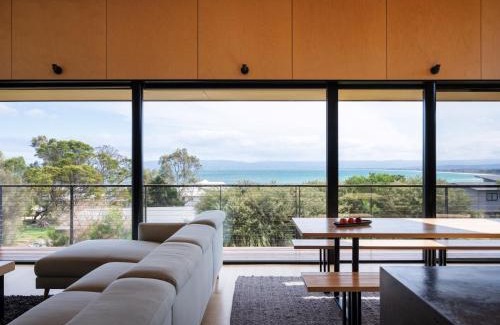 Coles Bay Casa | Atelier on Freycinet - Beachside Property